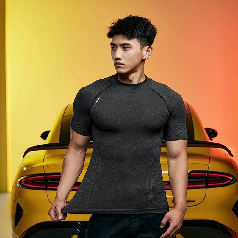 Seamless mock-neck tee in obsidian, worn, closed stand collar